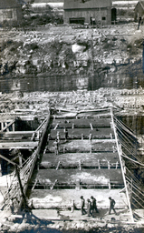 Transverse view of locks, east end