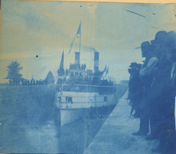 Steamer in the Lock