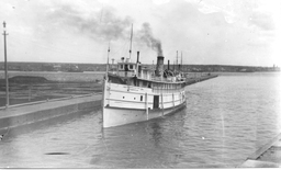 Passenger vessel Minnie M.