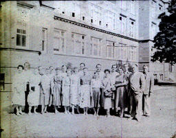 (215-01) Dr. Holmbund's Class--Summer 1957