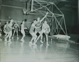 Basketball 1959-1960: Northern Player Blocked